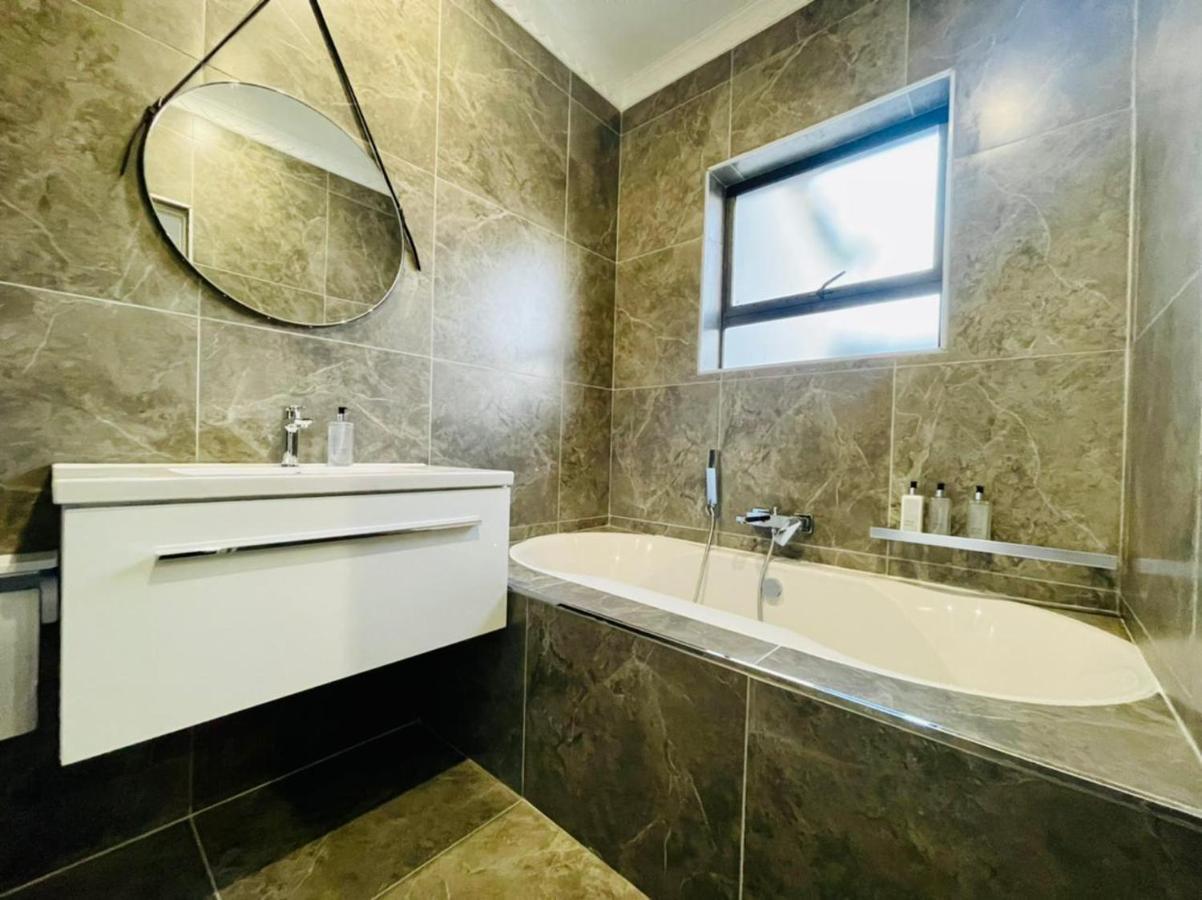Cozier Glitz Villa Fokváros Kültér fotó