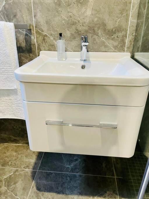 Cozier Glitz Villa Fokváros Kültér fotó