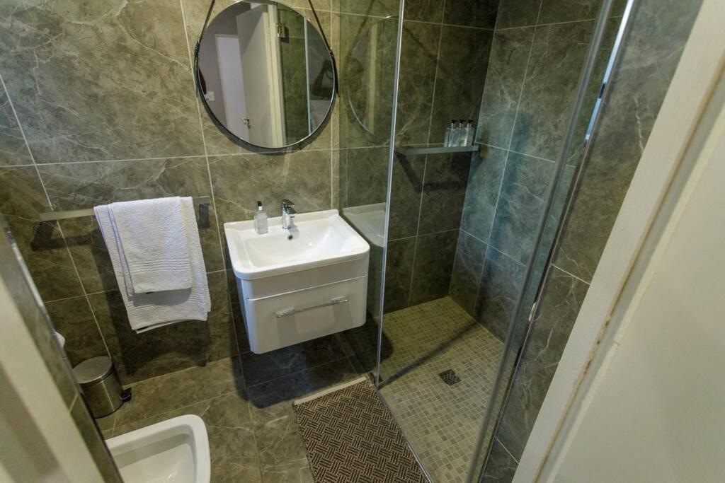 Cozier Glitz Villa Fokváros Kültér fotó