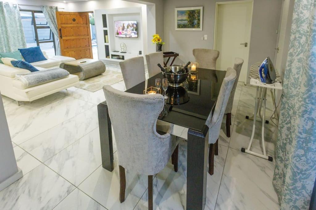 Cozier Glitz Villa Fokváros Kültér fotó