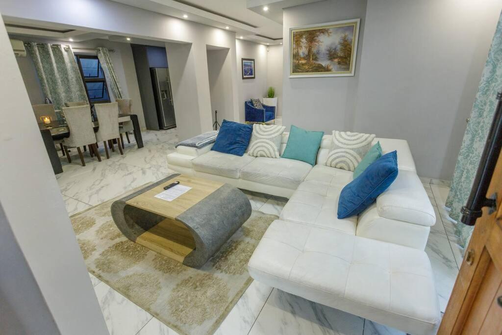 Cozier Glitz Villa Fokváros Kültér fotó